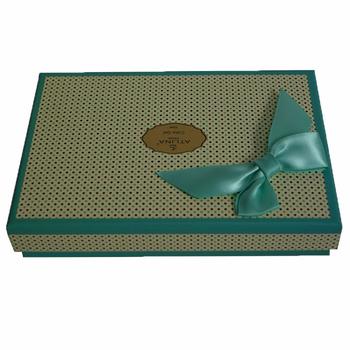 Creative square paper packaging gift box with pretty bowknot